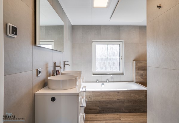 Medium property photo - Rijksweg 81, 5953 AC Reuver